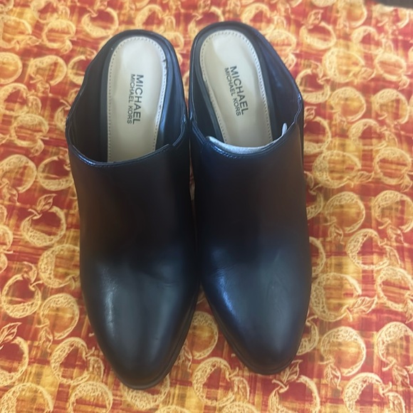 MICHAEL Michael Kors Shoes - Michael Kors Shoes Closed Toe heel Size 7.5M